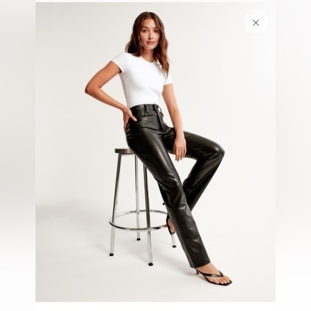 Abercrombie & Fitch Curve Love Vegan Leather The ‘90s Straight Ultra High Rise